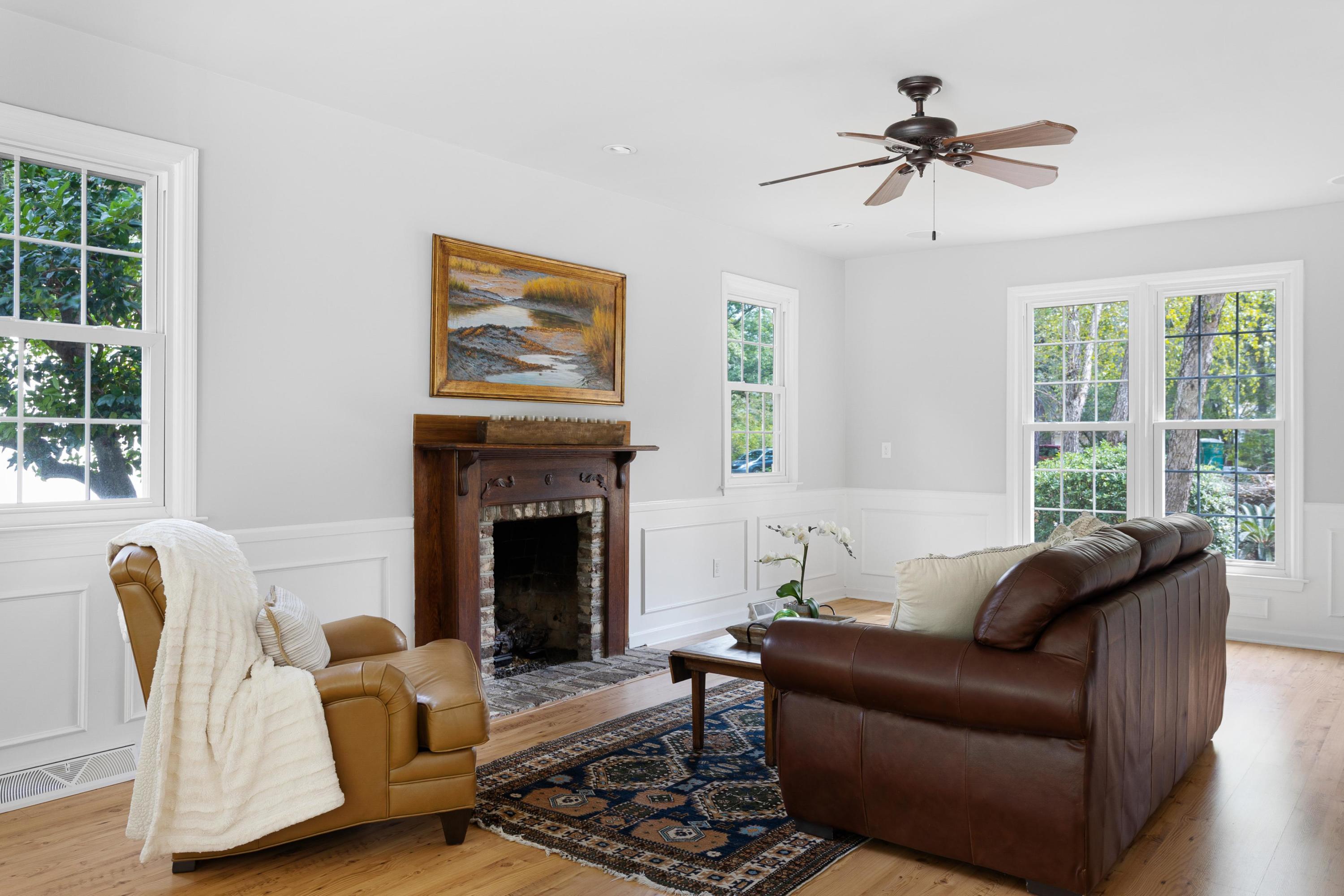 805 Farm Quarter Road Mount Pleasant, SC 29464 - Photo 3 of 23 4. Family Room