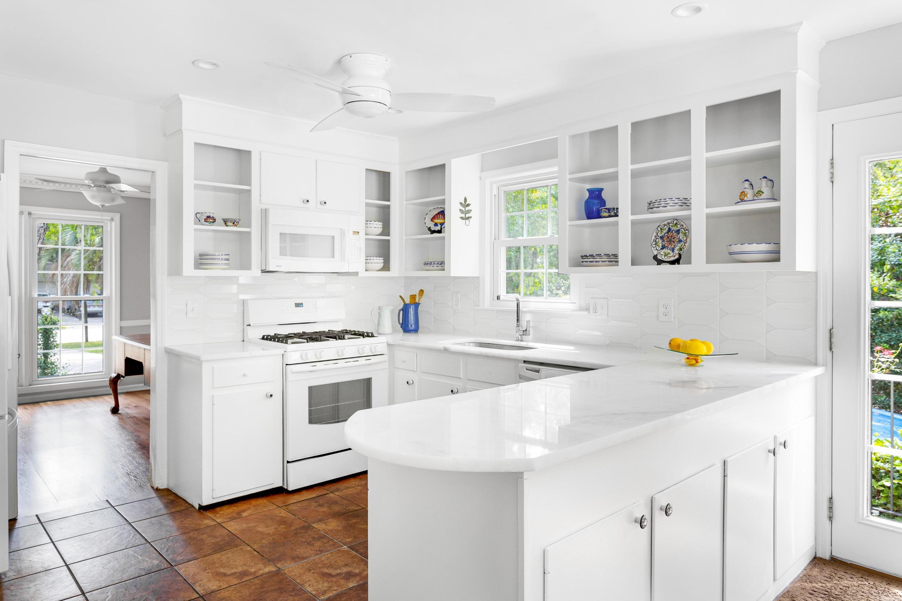 805 Farm Quarter Road Mount Pleasant, SC 29464 - Photo 6 of 23 7. Kitchen