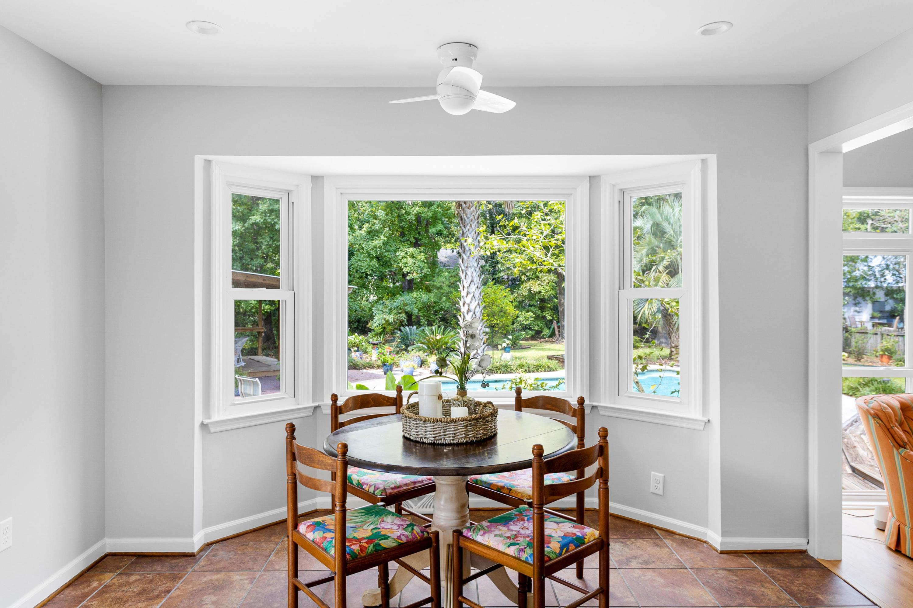 805 Farm Quarter Road Mount Pleasant, SC 29464 - Photo 8 of 23 9. Kitchen breakfast nook