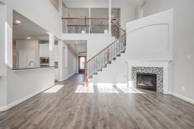 $2,900 | 12816 Oak Falls Drive, Pearland, TX 77584