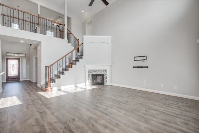 $2,900 | 12816 Oak Falls Drive, Pearland, TX 77584