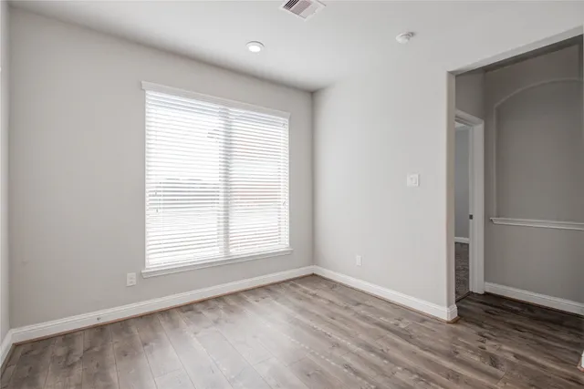 $2,900 | 12816 Oak Falls Drive, Pearland, TX 77584