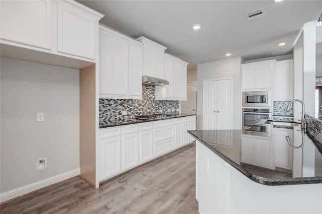 $2,900 | 12816 Oak Falls Drive, Pearland, TX 77584