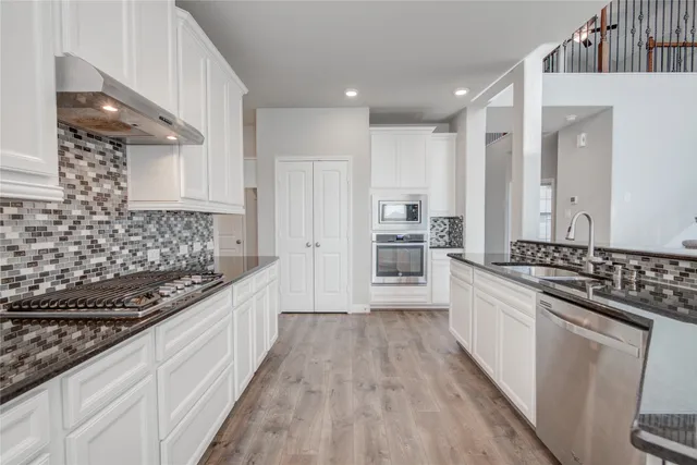 $2,900 | 12816 Oak Falls Drive, Pearland, TX 77584