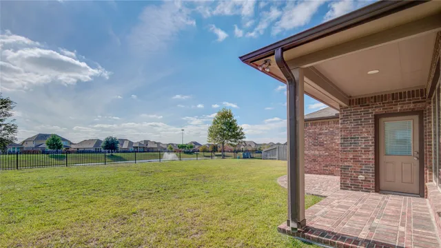 $2,900 | 12816 Oak Falls Drive, Pearland, TX 77584