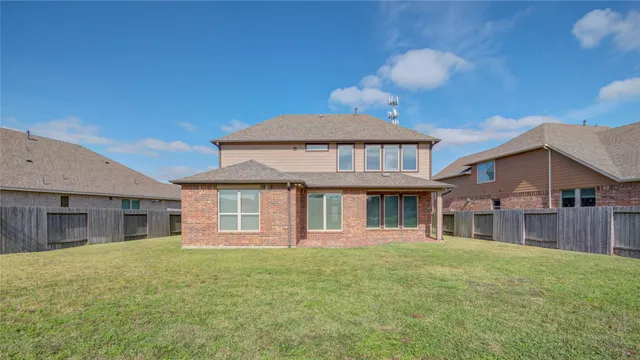 $2,900 | 12816 Oak Falls Drive, Pearland, TX 77584