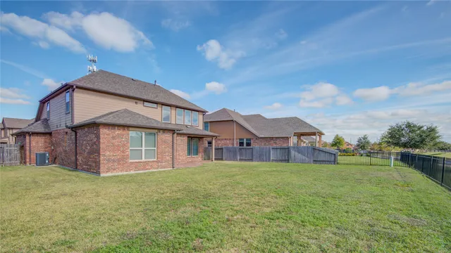 $2,900 | 12816 Oak Falls Drive, Pearland, TX 77584