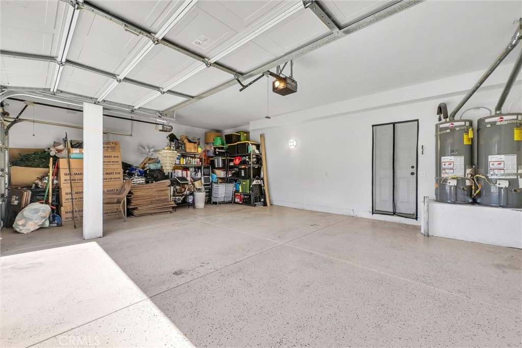 11499 Bridgeway Drive Riverside, CA 92505 - Photo 59 of 70 Garage