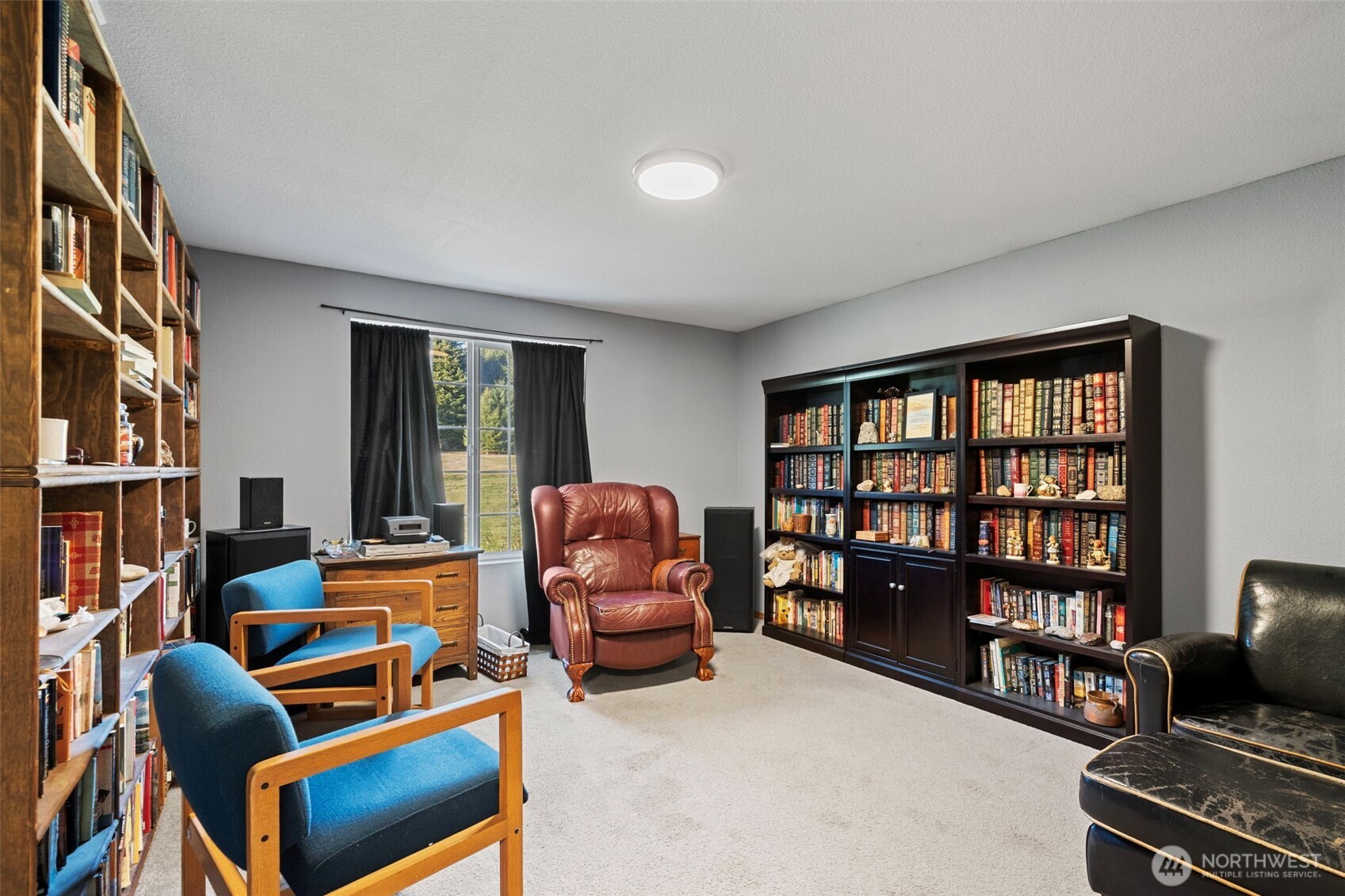 146 Rocky Lane Chehalis, WA 98532 - Photo 25 of 40 a room with furniture or couch and a window