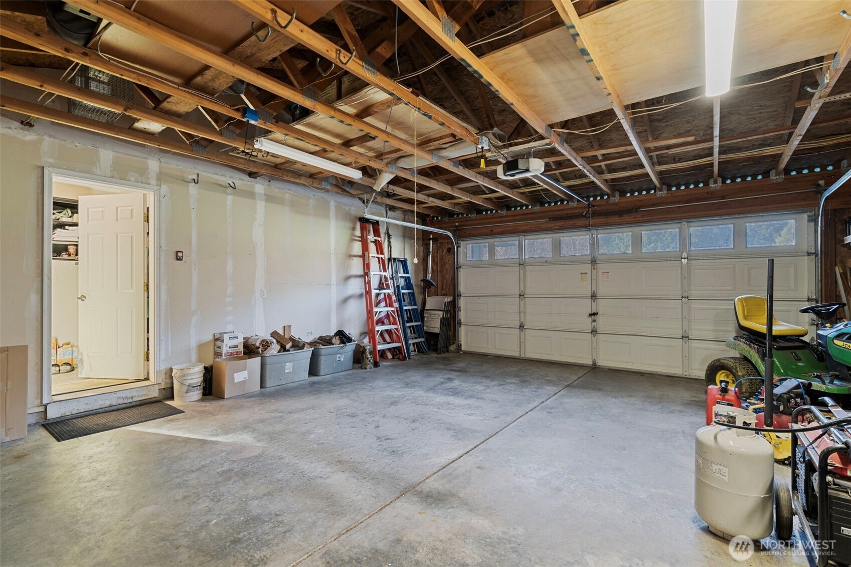 146 Rocky Lane Chehalis, WA 98532 - Photo 29 of 40 a view of a room with gym equipment