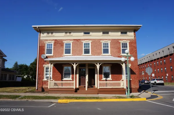 $1,350 | 100 North 3rd Street, Unit 1, Lewisburg, PA 17837