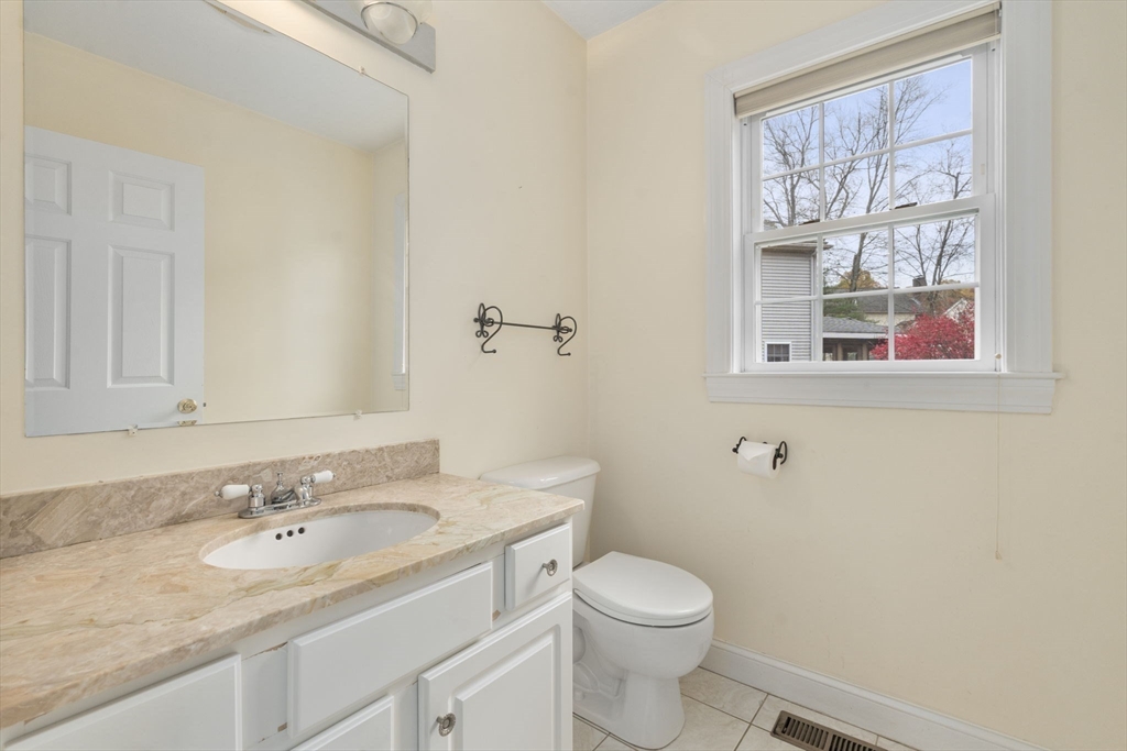 20 Beauregard Circle Marlborough, MA 01752 - Photo 12 of 37