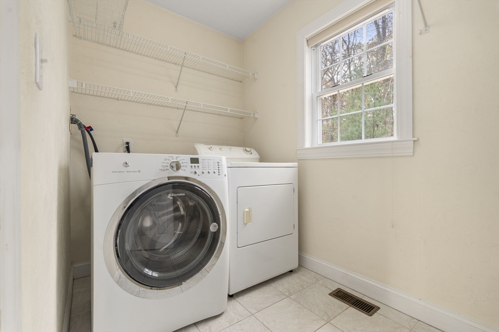 20 Beauregard Circle Marlborough, MA 01752 - Photo 13 of 37