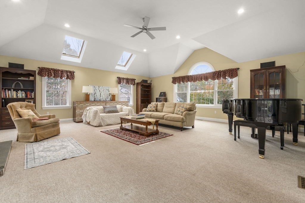 20 Beauregard Circle Marlborough, MA 01752 - Photo 7 of 37