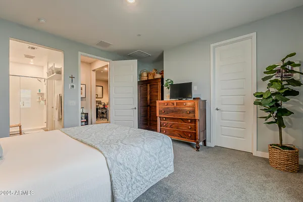 $455,000 | 4077 South Sabrina Drive, Unit 70, Chandler, AZ 85248