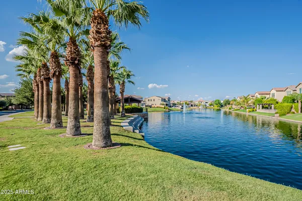 $455,000 | 4077 South Sabrina Drive, Unit 70, Chandler, AZ 85248