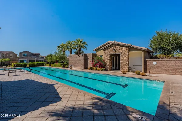 $455,000 | 4077 South Sabrina Drive, Unit 70, Chandler, AZ 85248