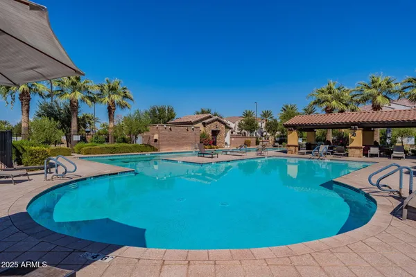 $455,000 | 4077 South Sabrina Drive, Unit 70, Chandler, AZ 85248