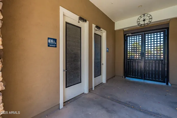 $455,000 | 4077 South Sabrina Drive, Unit 70, Chandler, AZ 85248