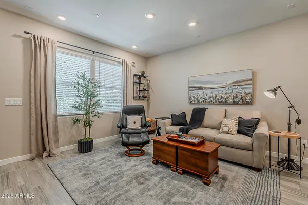 $455,000 | 4077 South Sabrina Drive, Unit 70, Chandler, AZ 85248