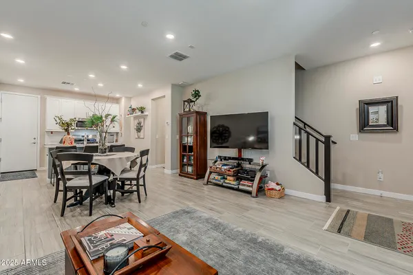 $455,000 | 4077 South Sabrina Drive, Unit 70, Chandler, AZ 85248