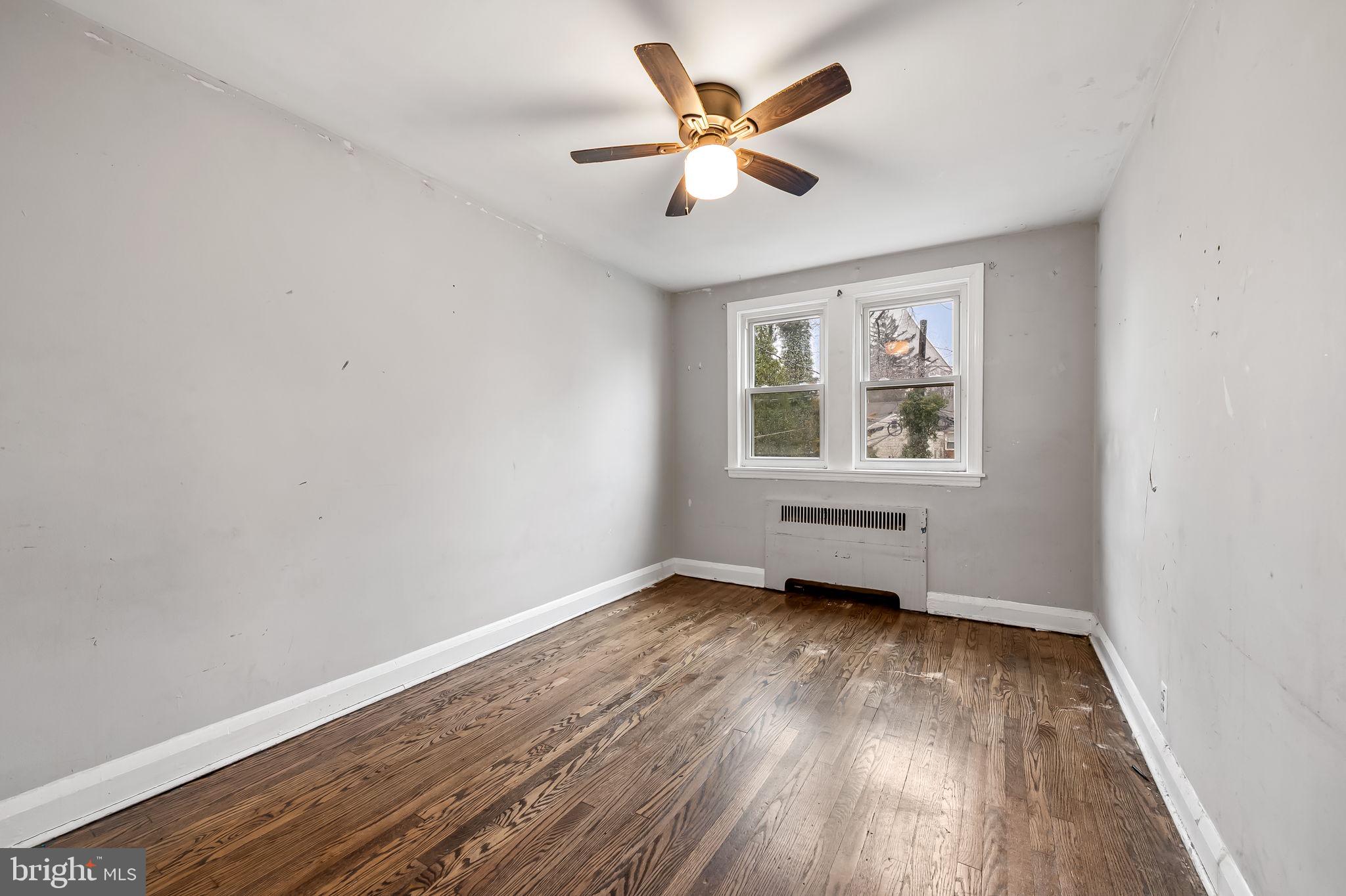 118 Cherrydell Road Catonsville, MD 21228 - Photo 17 of 34 Upper Level - Bedroom 2