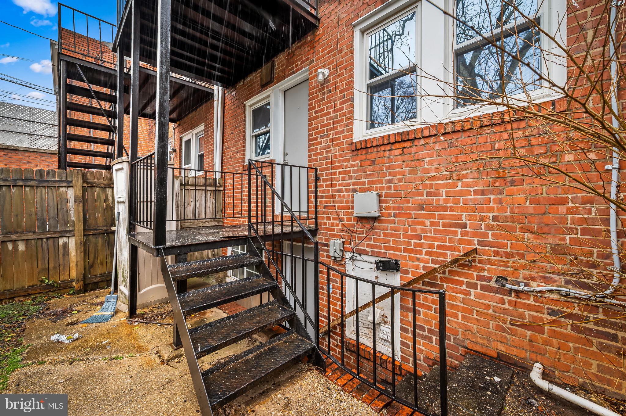 118 Cherrydell Road Catonsville, MD 21228 - Photo 30 of 34 Rear Entrance