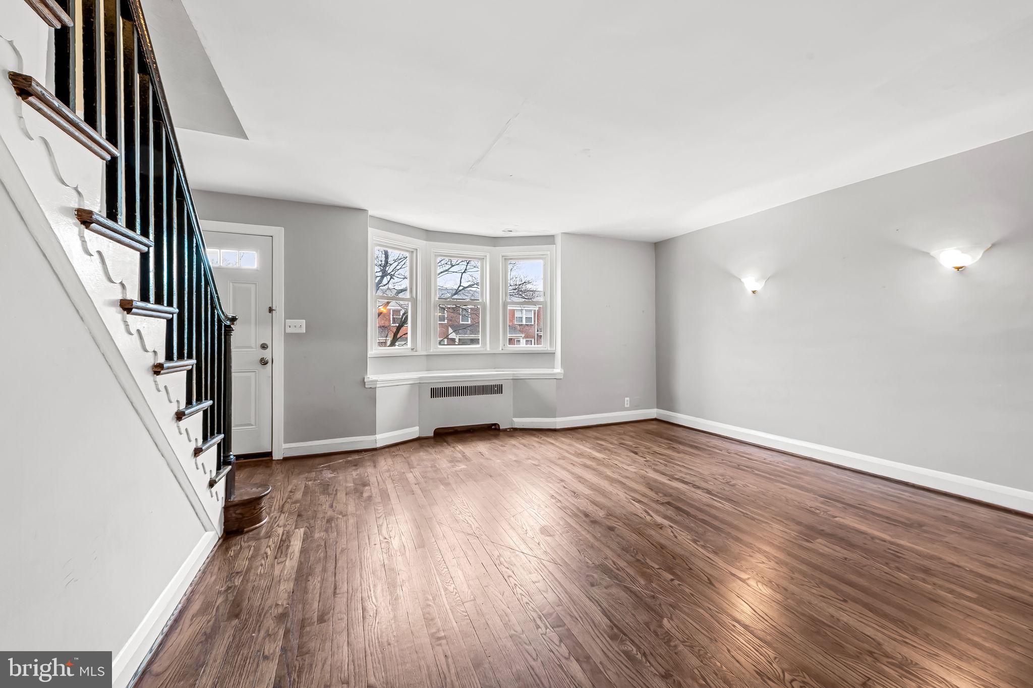 118 Cherrydell Road Catonsville, MD 21228 - Photo 5 of 34 Living Area