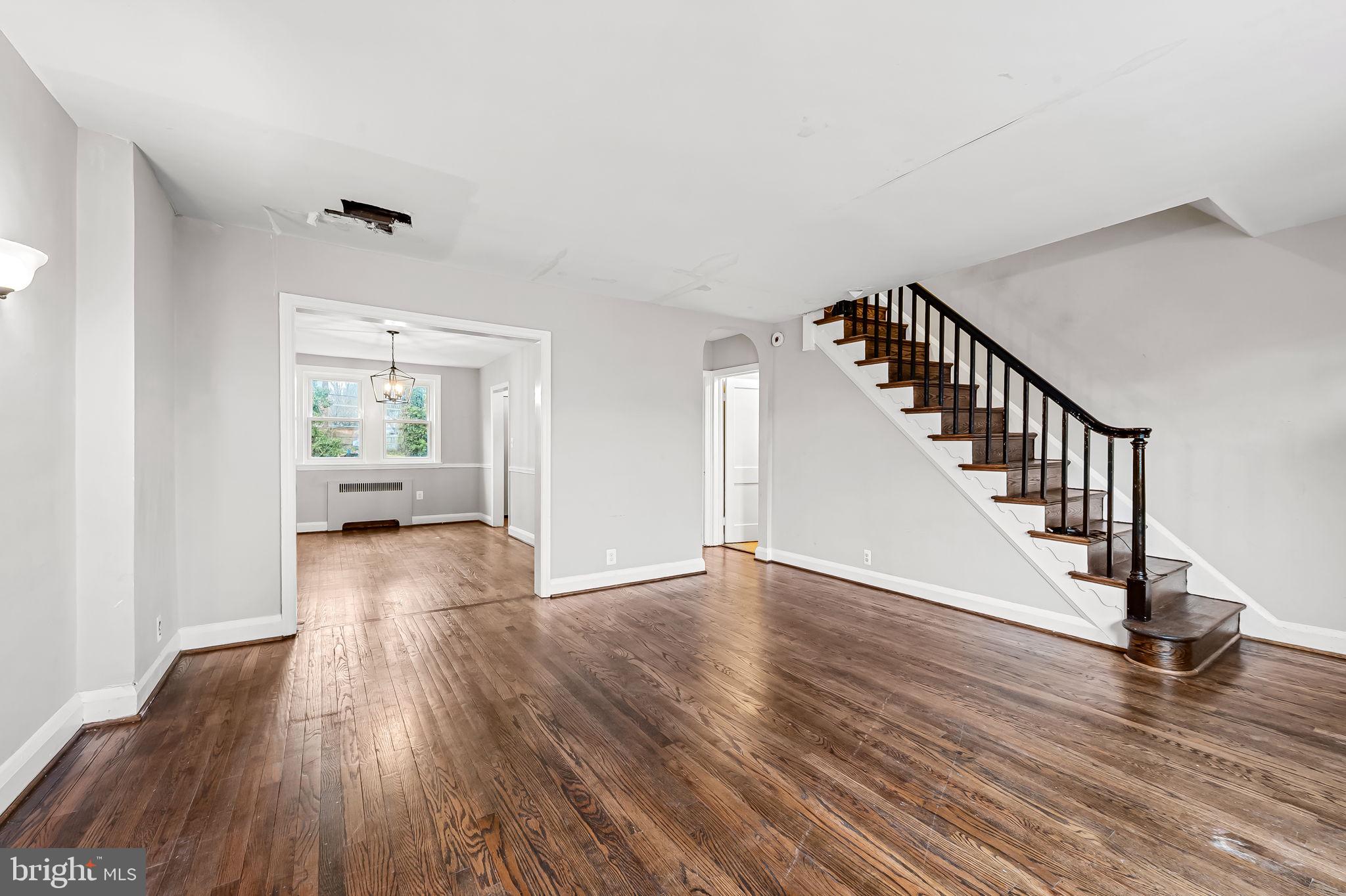 118 Cherrydell Road Catonsville, MD 21228 - Photo 6 of 34 Living Area
