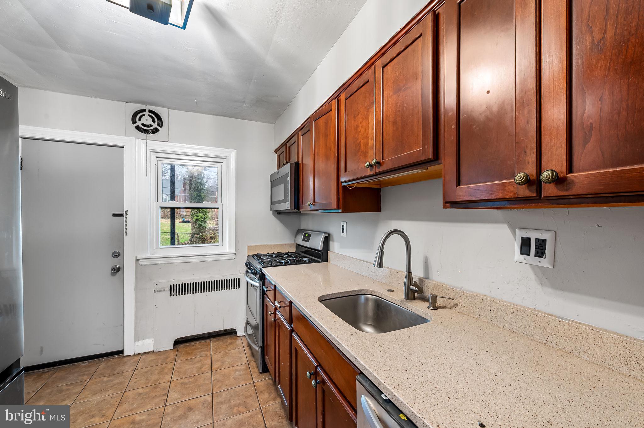 118 Cherrydell Road Catonsville, MD 21228 - Photo 10 of 34 Kitchen