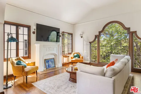 $2,795,000 | 326 North Sycamore Avenue, Los Angeles, CA 90036