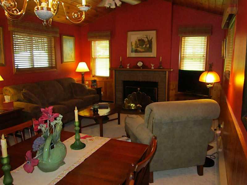 613 Rose Street Apollo, PA 15613 - Photo 8 of 18 Den/Family/Great Room.