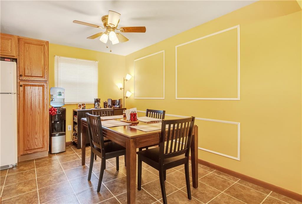 1685 Brodhead Road, Unit 2 Coraopolis, PA 15108 - Photo 6 of 25 Dining room