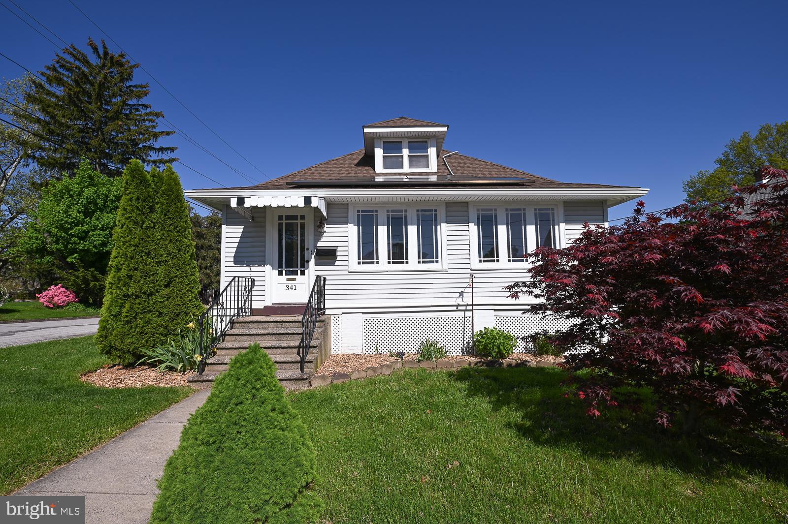 341 Washington Street Spring City, PA 19475 - Photo 4 of 56