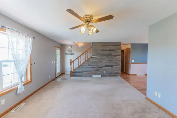 $495,000 | 30694 County Street West, Elroy, WI 53929