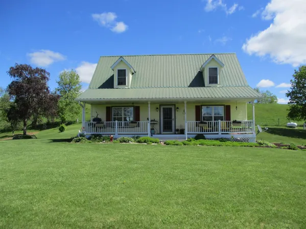 $495,000 | 30694 County Street West, Elroy, WI 53929