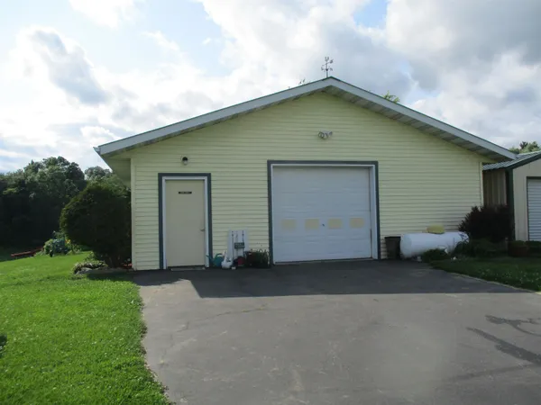 $495,000 | 30694 County Street West, Elroy, WI 53929