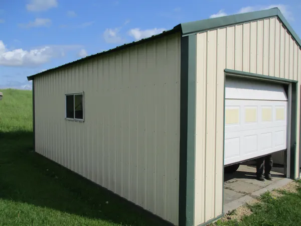 $495,000 | 30694 County Street West, Elroy, WI 53929