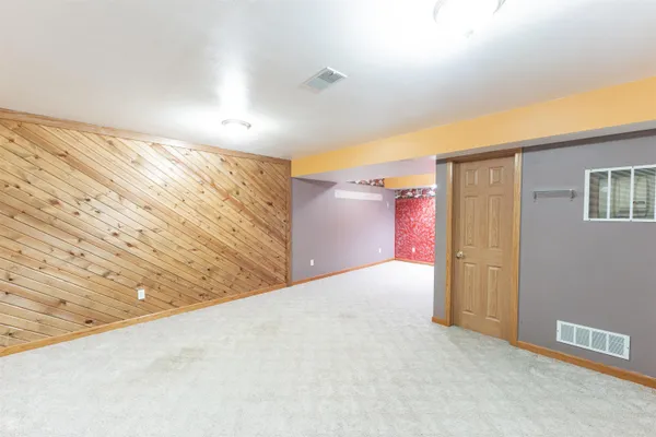 $495,000 | 30694 County Street West, Elroy, WI 53929