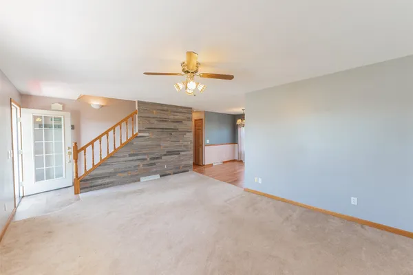 $495,000 | 30694 County Street West, Elroy, WI 53929