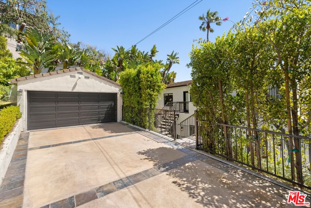 1472 North Kings Road West Hollywood, CA 90069 - Photo 17 of 23