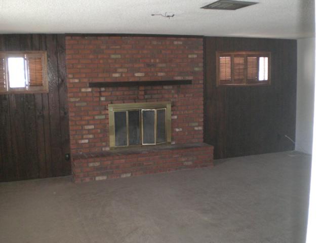 4835 East Coronado Road Phoenix, AZ 85008 - Photo 6 of 14 FIRE PLACE