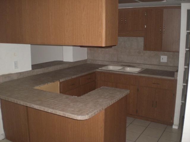 4835 East Coronado Road Phoenix, AZ 85008 - Photo 7 of 14 KITCHEN