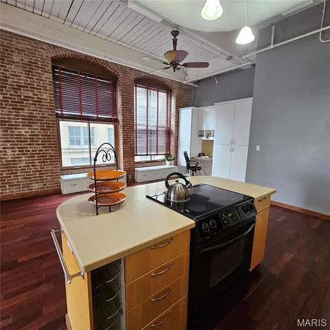 $1,200 | 507 North 13th Street, Unit 303, St. Louis, MO 63103
