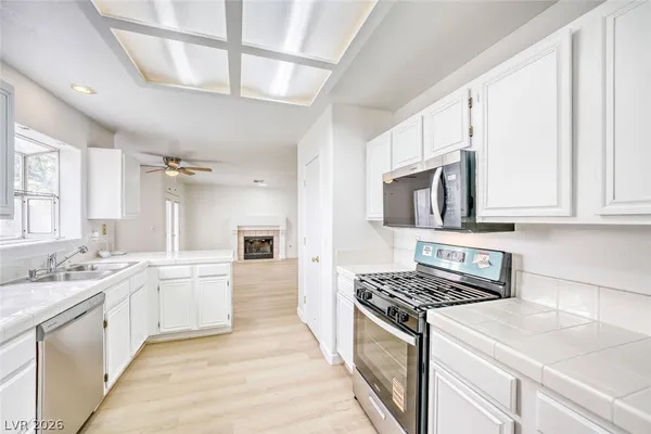 $2,300 | 8604 Magnolia Ridge Avenue, Las Vegas, NV 89134