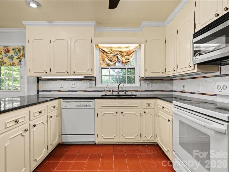 201 Poplar Street Cheraw, SC 29520 - Photo 12 of 41