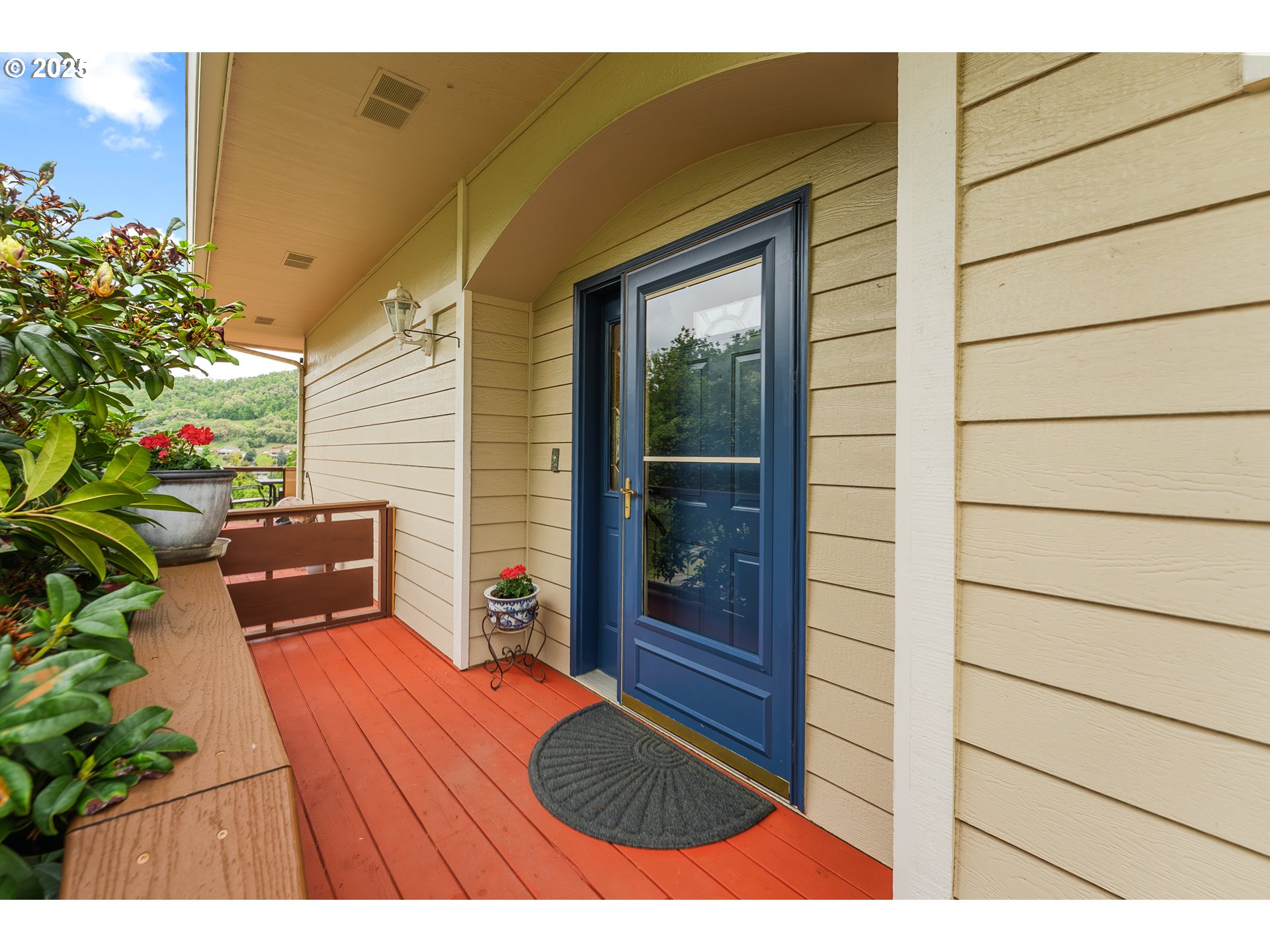 371 Rachel Lynn Way Roseburg, OR 97471 - Photo 2 of 34