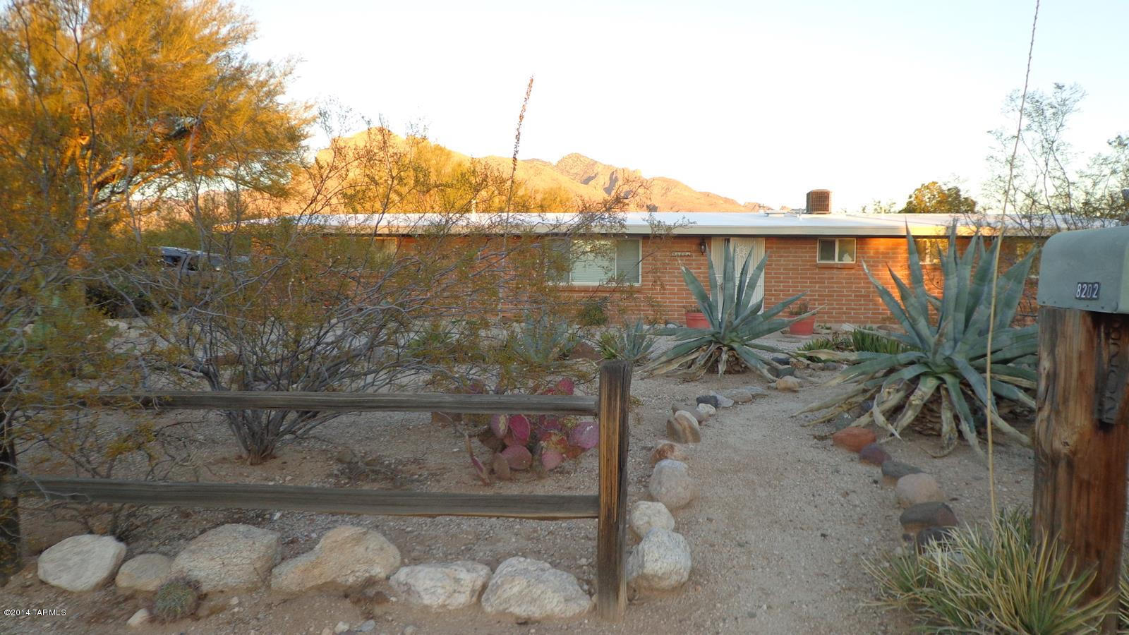 8202 North Wanda Road Tucson, AZ 85704 - Photo 1 of 24