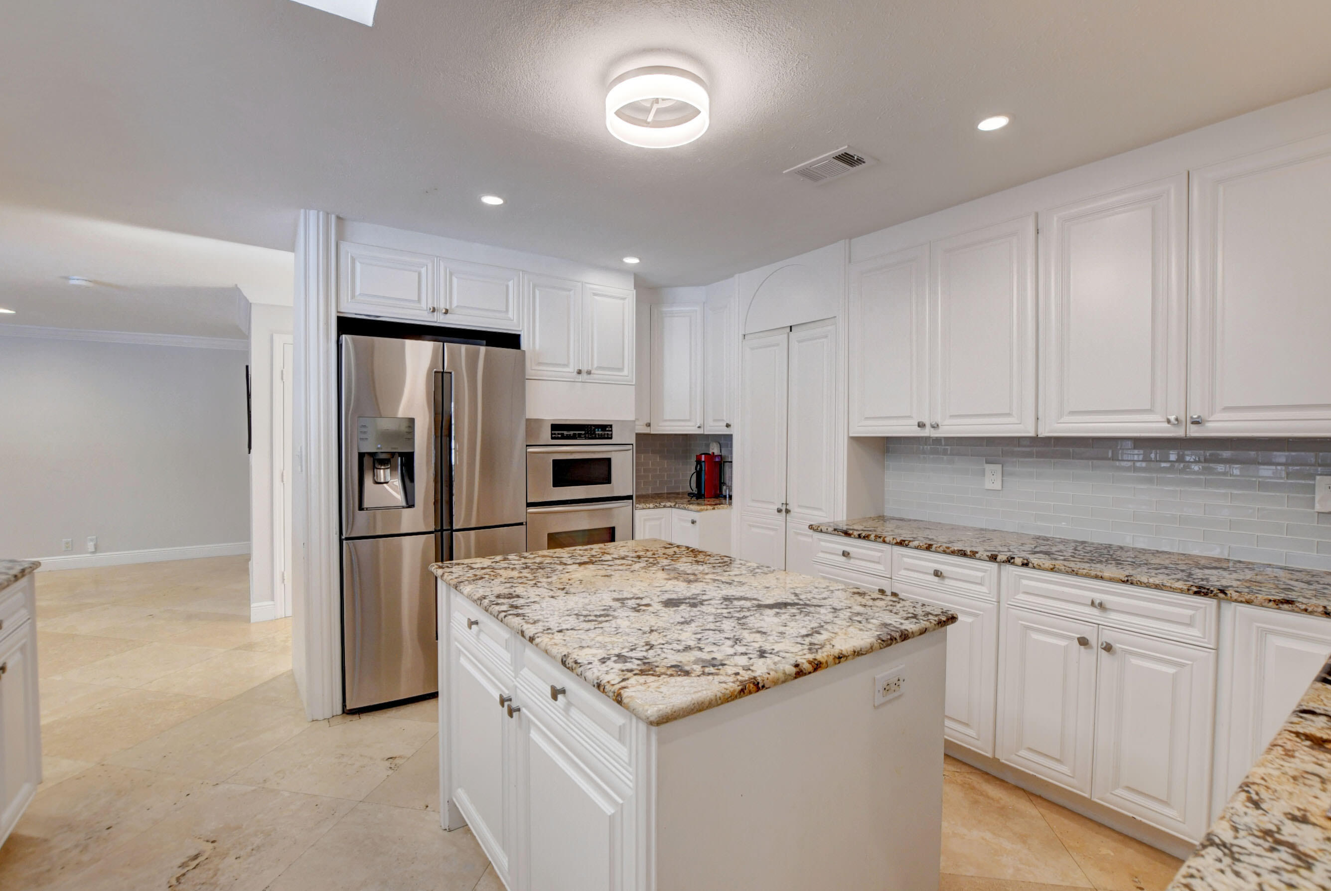 2023 Northwest 19th Way Boca Raton, FL 33431 - Photo 7 of 42 09_ebf_4422and4more