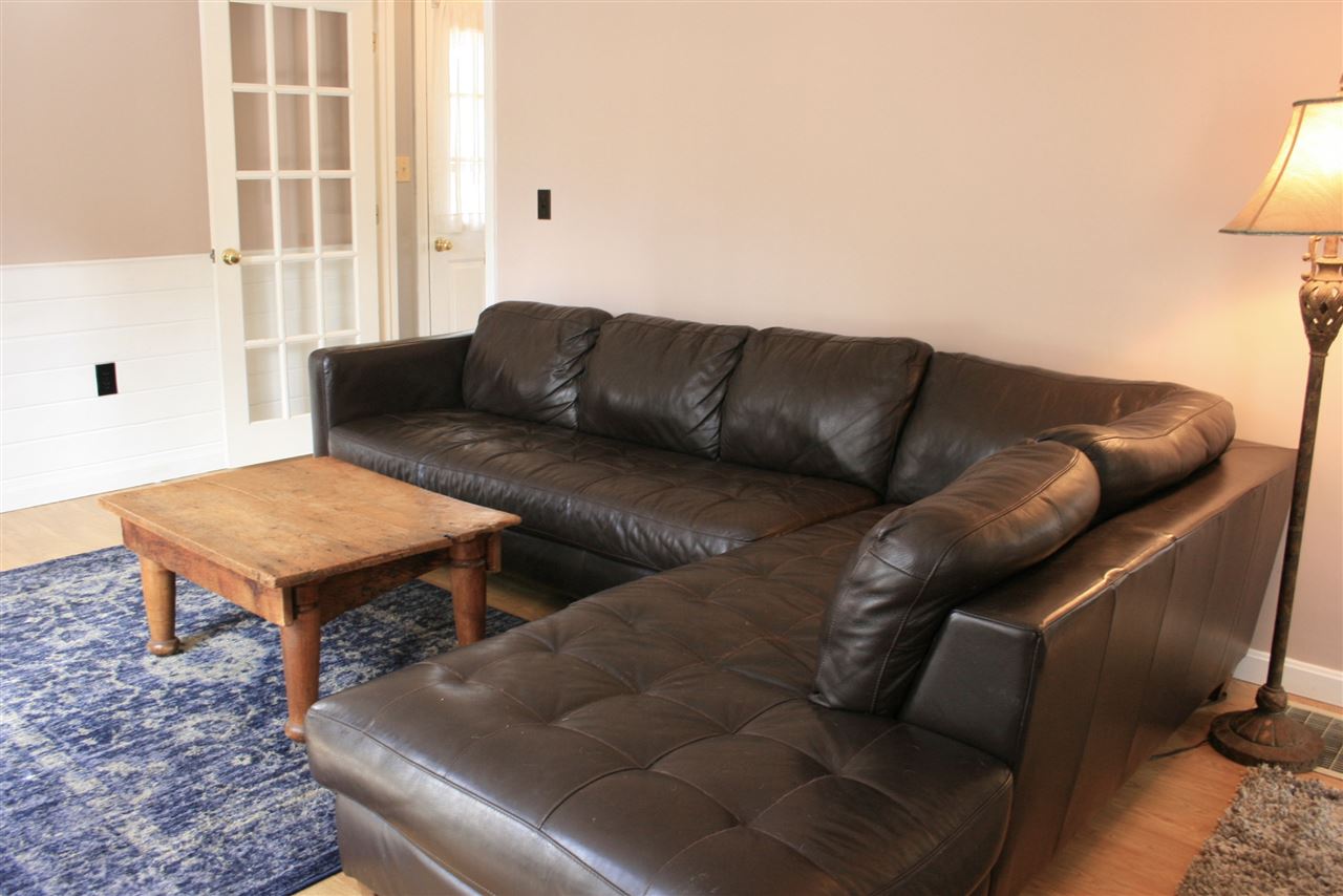 18 South Bow Road Hooksett, NH 03106 - Photo 3 of 38